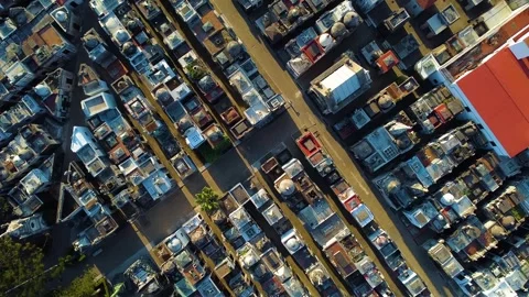Aerial top down shot of recoleta cemetery in buenos aires argentina 스톡 동영상 339376202