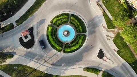 Aerial Top Down Spin Over the Chi Omega Fountain at University of Kansas Vídeos de archivo 337960327