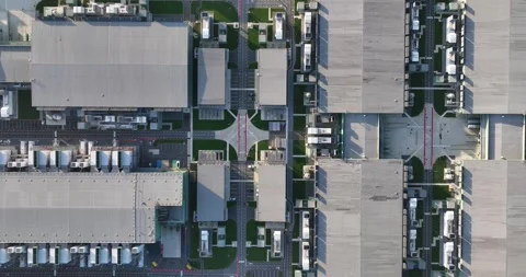 Aerial top down view of a big data center in Middenmeer, the Netherlands. Видео 254956283