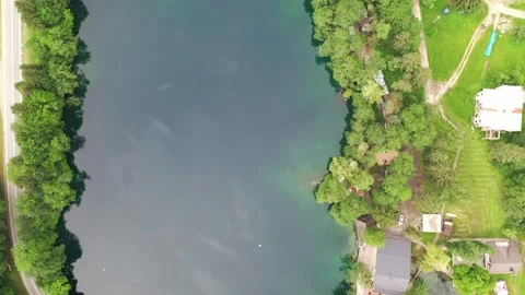 Aerial top-down view of the Blue Lake and shore, Kabardino-Balkaria Video stock 338015129