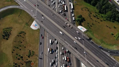 Aerial top-down view of congested multilane road Vidéo 321369964