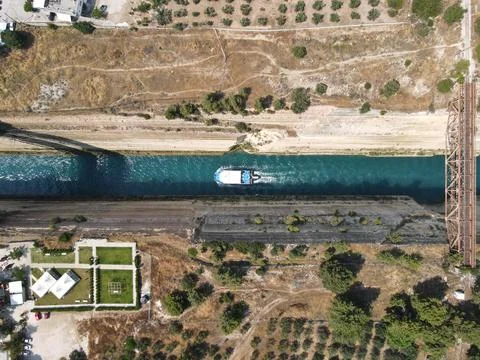 Aerial top-down view of the Corinth Canal Foto stock