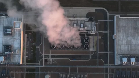 Aerial top down view of a data center emitting vapor 库存影片 334056661