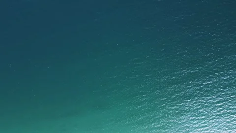 Aerial Top Down View of Deep Blue Ocean Water Surface Texture 库存影片 333744281