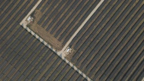 Aerial Top Down View Directly Above Solar Farm 스톡 동영상 346809734