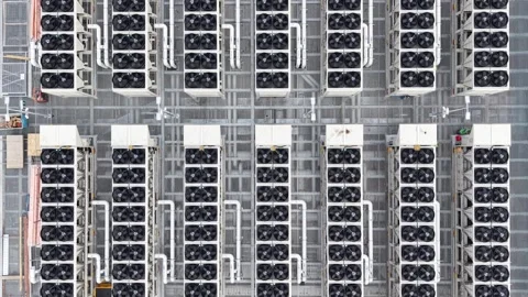 Aerial top down view of industrial air conditioning system 스톡 동영상 342328054
