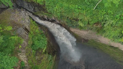 Aerial top down view of kabut pelangi waterfall in java 스톡 동영상 328916894