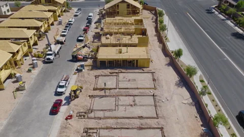 Aerial Top Down View of Las Vegas Residential Construction and Workers Vidéo 333665985