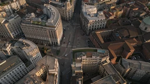 Aerial Top Down View Of Milan Cathedral Piazza Del Duomo Di Milano Video stock 260227174
