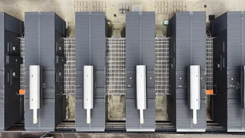 Aerial top down view of a modern data center campus 스톡 동영상 342328037