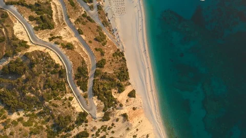 Aerial top-down view of Myrtos beach, the most famous beach of Kefalonia 스톡 동영상 105484547