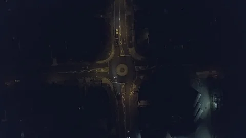 Aerial, Top Down View Night Road Traffic Around Roundabout 動画素材 89120987