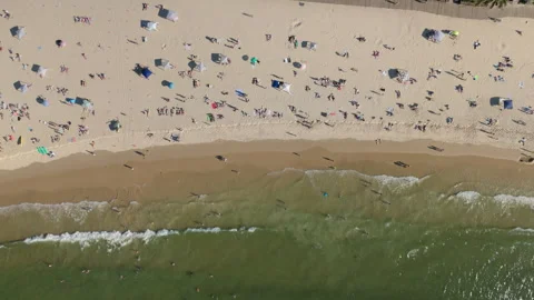 Aerial top down view of Noosa Main Beach in Queensland, Australia Video stock 285015572