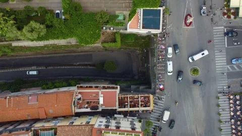 Aerial top down view of piazza tasso traffic in sorrento italy Vídeo Stock 344744598
