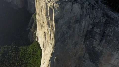 Aerial top down view of the steep slope of El Capitan Mount. Yosemite National 動画素材 128616469