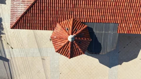 Aerial Top Down Zoom Out Over Ceramic Tile Roof in Residential Urban Area Vídeos de archivo 331653686