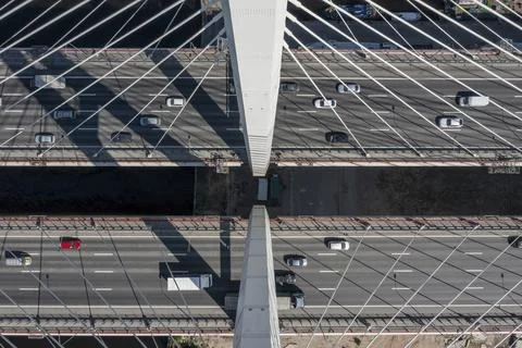 Aerial top view of cable-stayed bridge with cars in St.Petersburg Foto stock