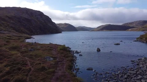 Aerial Top View A Drone Of Small Battery Lake, Village Of Teriberka Vidéo 220533764
