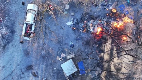 Aerial Top View Of Fire Burning Debris Near Pickup Truck Drone Vidéo 348335468
