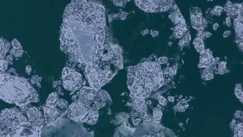 AERIAL: Top view of an ice drift on a freezing river. Stock-Footage 83814293