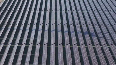 Aerial top view of repeating solar panel rows at photovoltaic power plant 스톡 동영상 346964716