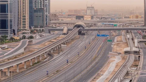 Aerial top view to Sheikh Zayed road near Dubai Marina and JLT timelapse, Dubai. Stockbeeldmateriaal 124968388