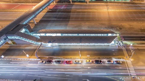 Aerial top view to Sheikh Zayed road near Dubai Marina and JLT timelapse, Dubai. Stockbeeldmateriaal 133054695