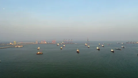 Aerial top view of the ship carrying the lpg and oil tanker in the sea port 스톡 동영상 111430157