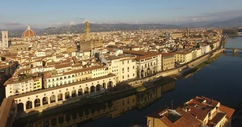 The aerial topdown view of the oldest bridge of Florence which has retained its 스톡 동영상 121807881