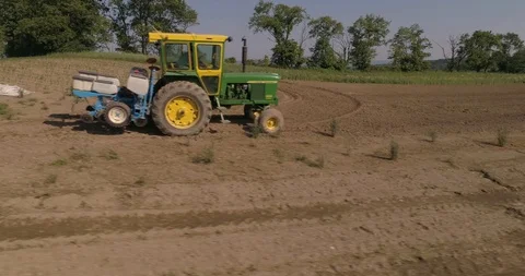 Aerial Tractor 24 库存影片 90350569