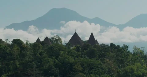 Aerial of Traditional Village with Mountain Background and Morning Clouds 스톡 동영상 331702453