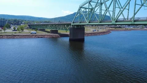Aerial underpass showing the underside of the J.C. Van Horne Bridge. Vídeos de archivo 342433635