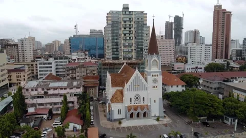 Aerial uplift View of the Dar es Salaam Downtown skyline with the White Church Vídeos de archivo 134540044