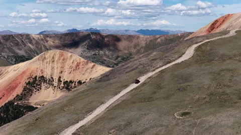 Aerial of UTV off roading on Red Cone Pass four wheeling trail in Colorado Vídeo Stock 343153724
