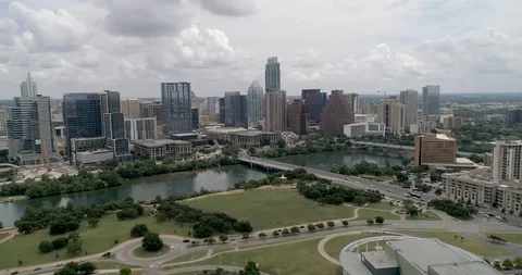 Aerial Video - Angular approach toward 1st Street and downtown Austin Video stock 109185327
