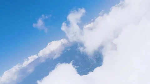 Aerial Video Flying Above Clouds with Endless Blue Sky and Horizon 库存影片 341035040