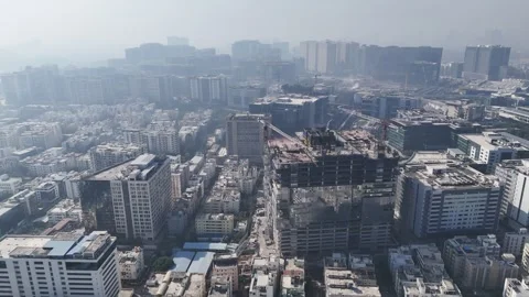 Aerial video of huge building construction in a early morning fog Hyderabad’s Vídeos de archivo 331403005