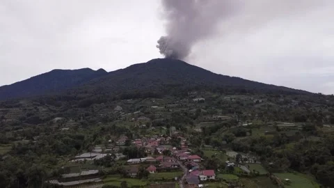 Aerial Video of Mount Marapi Eruption Vídeos de archivo 292910900