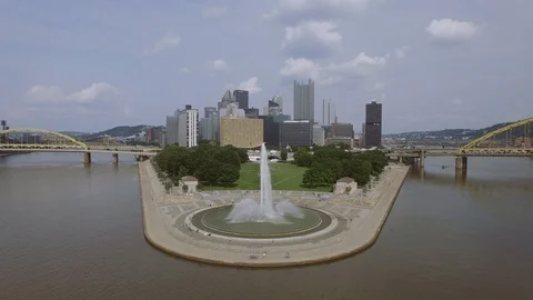 Aerial video of Point State Park, in Pittsburgh, Pennsylvania Video stock 89308694