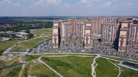 Aerial video shooting over multi-storey buildings Stockbeeldmateriaal 157696533