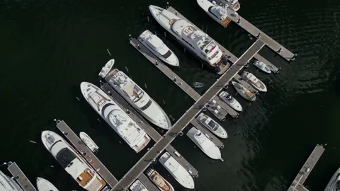 Aerial video straight-down view of moored boats in Florida 動画素材 230981698