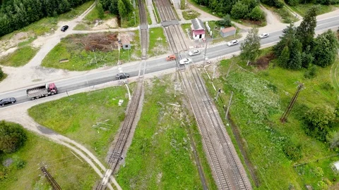 Aerial videography of the railroad and passing trains 库存影片 115941653