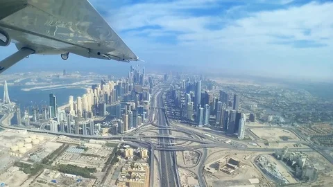 Aerial view 4 of Dubai from plane, Dubai Marina skyline and Dubai eye - Video Video stock 101287665