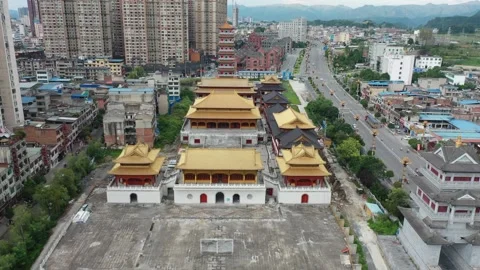 Aerial View of Abandoned Temple Complex in Dushan, Guizhou, China Vídeos de archivo 345156178