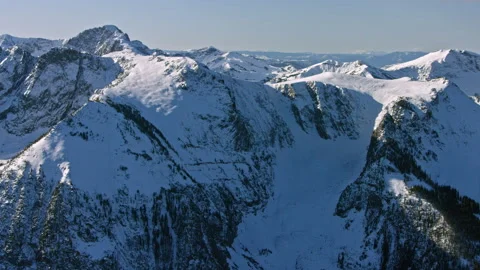 Aerial view of the Absaroka Mountain range in Montana Vidéo 265908762