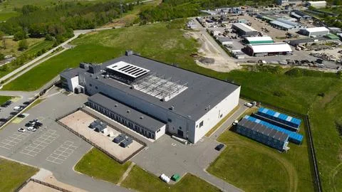 Aerial view accessing modern data center building Stockfoto's