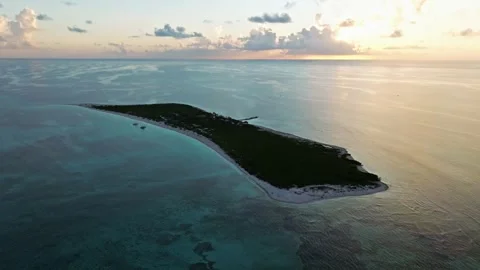 Aerial view of Alacranes Reef at sunset, Mexico. Stock-Footage 284848974