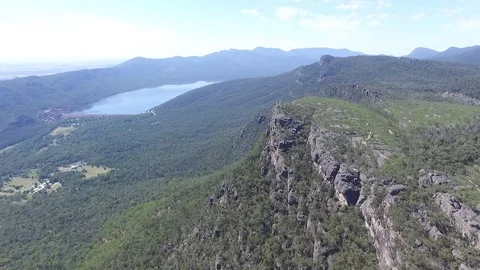 Aerial view along cleff edge at top of The Pinnacles hike in the Grampians. Stock Footage 119094683