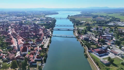 Aerial view aloung the Drava River towards Lake Ptuj, in eastern Slovenia 库存影片 348780853