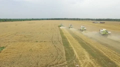 Aerial view of american Midwestern farm Vídeo Stock 220306053